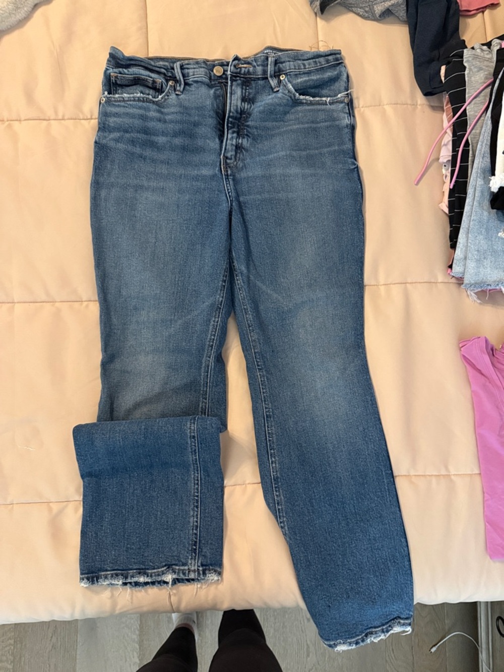 Good American Medium Blue Straight-Leg Jeans